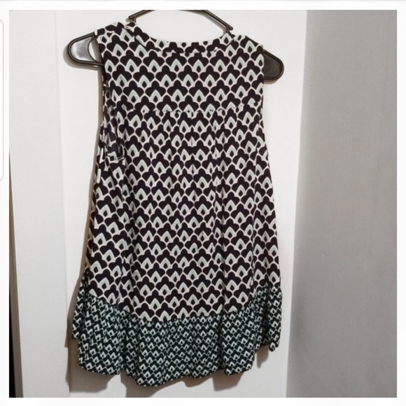 Crown & Ivy sleevless printed top size S - Picture 2 of 5